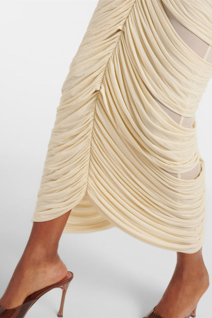 Beautifully Finished Garment in a Timeless Design