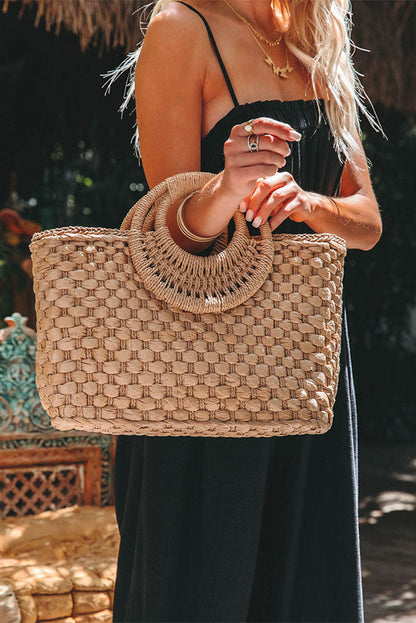 Well Tailored Bag with a Graceful Silhouette