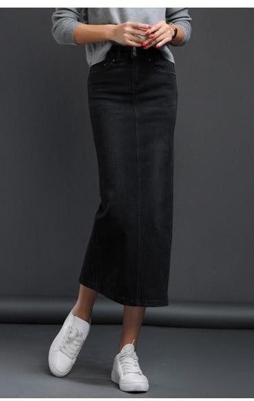 Well Tailored Garment with a Graceful Silhouette