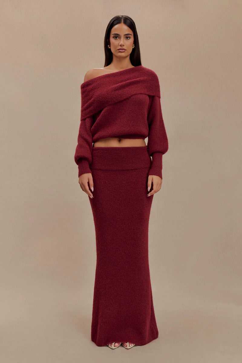 Well Tailored Garment with a Graceful Silhouette