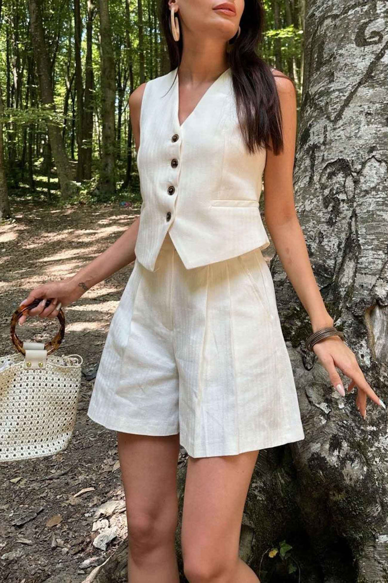 Effortlessly Elegant Garment with a Timeless Design