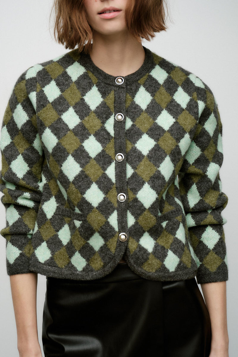 Effortlessly Elegant Cardigan with a Timeless Design