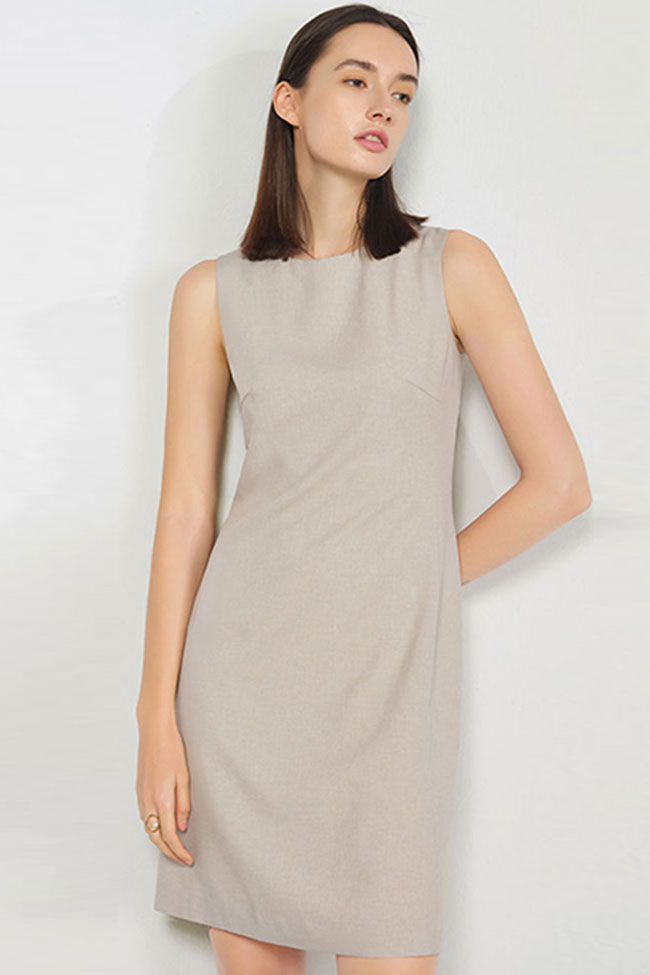 Gracefully Styled Dress for Any Occasion