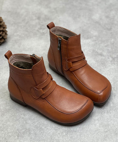Well Tailored Boots with a Graceful Silhouette