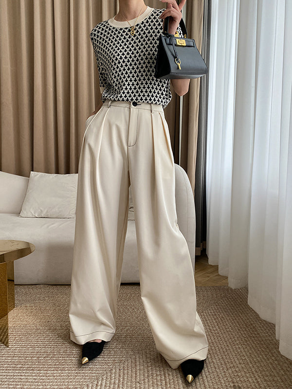 Effortlessly Elegant Sweater with a Timeless Design