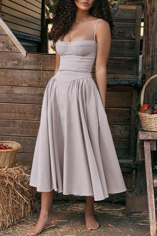 Beautifully Finished Dress in a Timeless Design