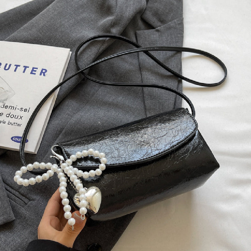 Gracefully Styled Bag for Any Occasion