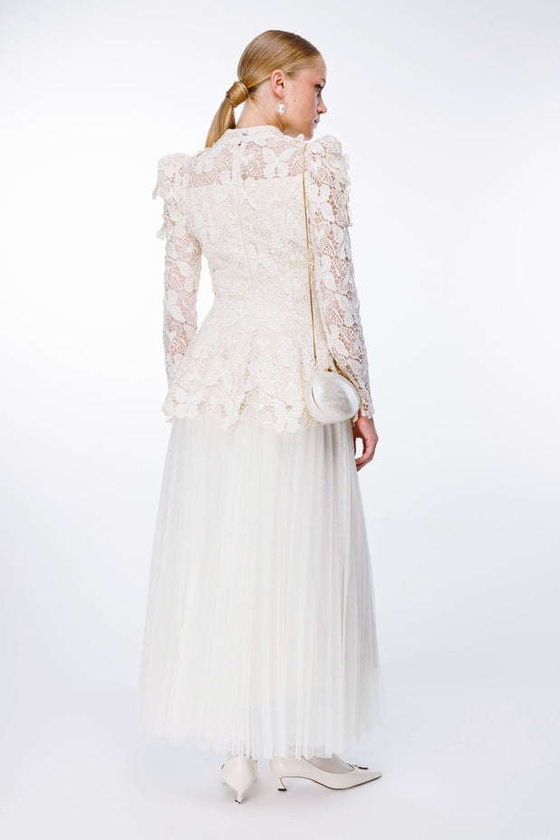Beautifully Crafted Dress in a Classic Style