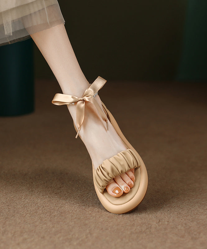 Well Tailored Sandals with a Graceful Silhouette