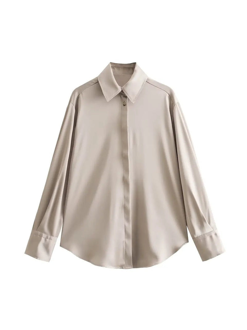 Well Tailored Shirt with a Graceful Silhouette
