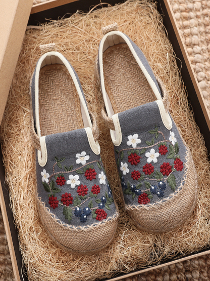 Elegantly Styled Sneakers for Everyday Wear
