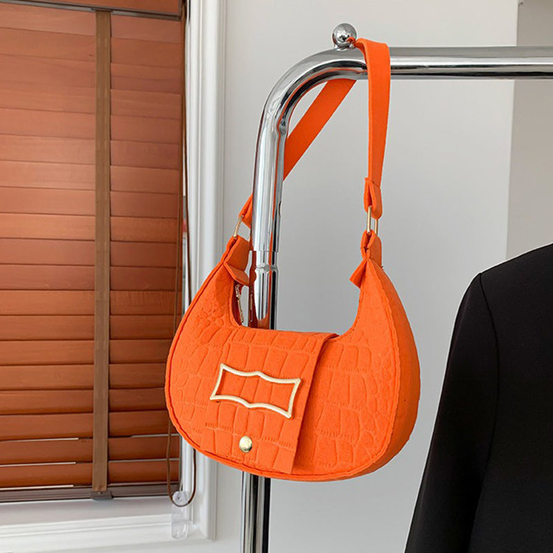 Sophisticated Bag with a Clean Classic Look