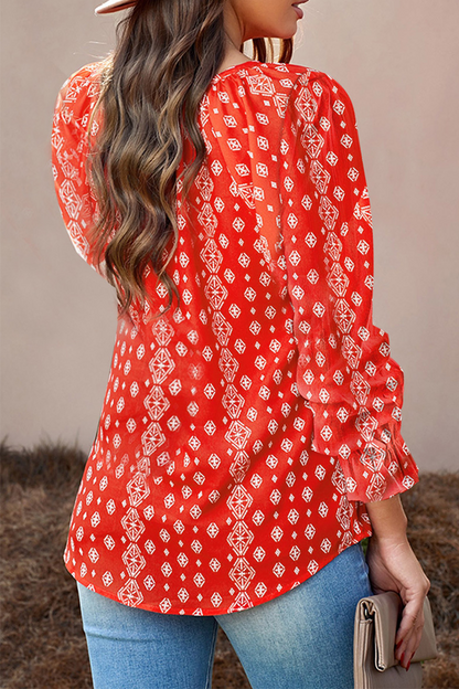 Well Tailored Top with a Graceful Silhouette