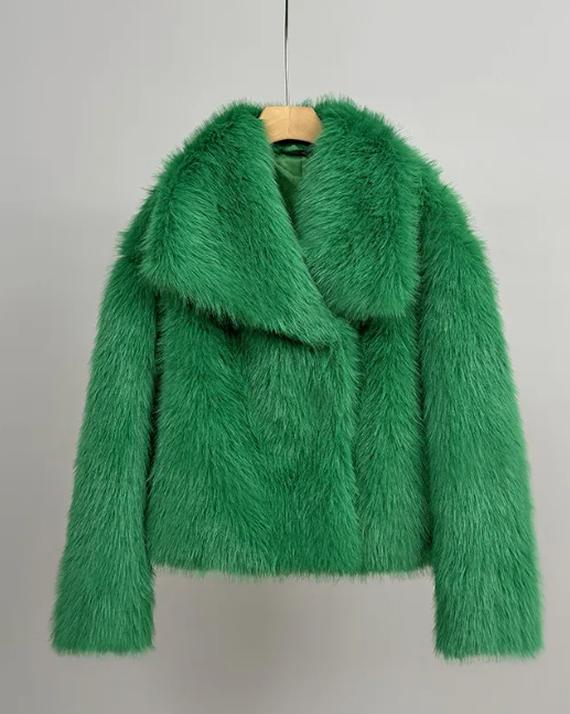 Effortlessly Elegant Coat with a Timeless Design