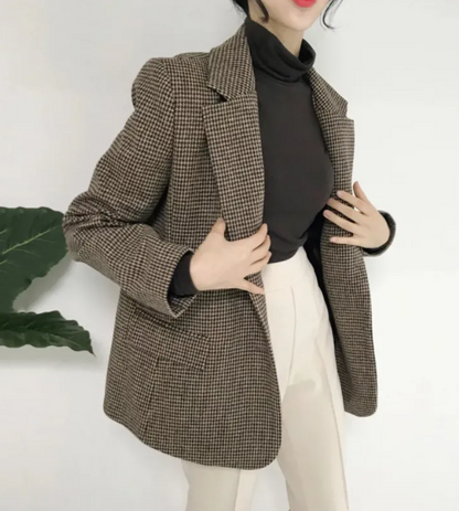 Well Tailored Jacket with a Graceful Silhouette