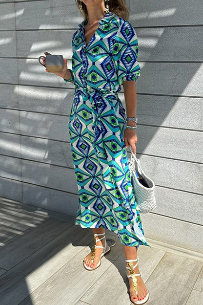 Classic Vintage Dress with a Flattering Fit