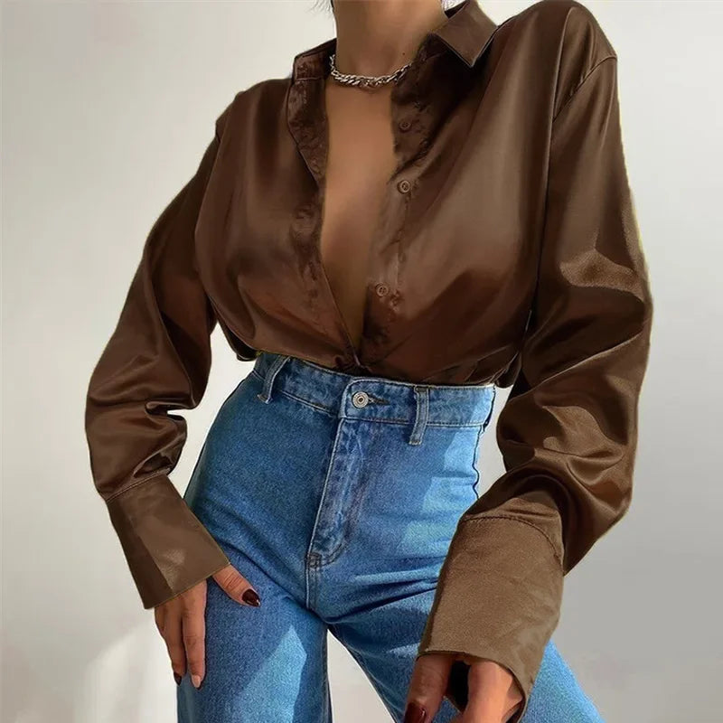 Sophisticated Blouse with a Clean Classic Look