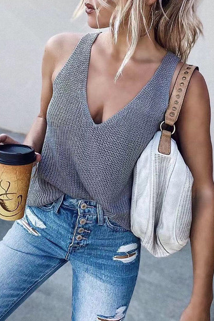 Effortlessly Elegant Top with a Timeless Design