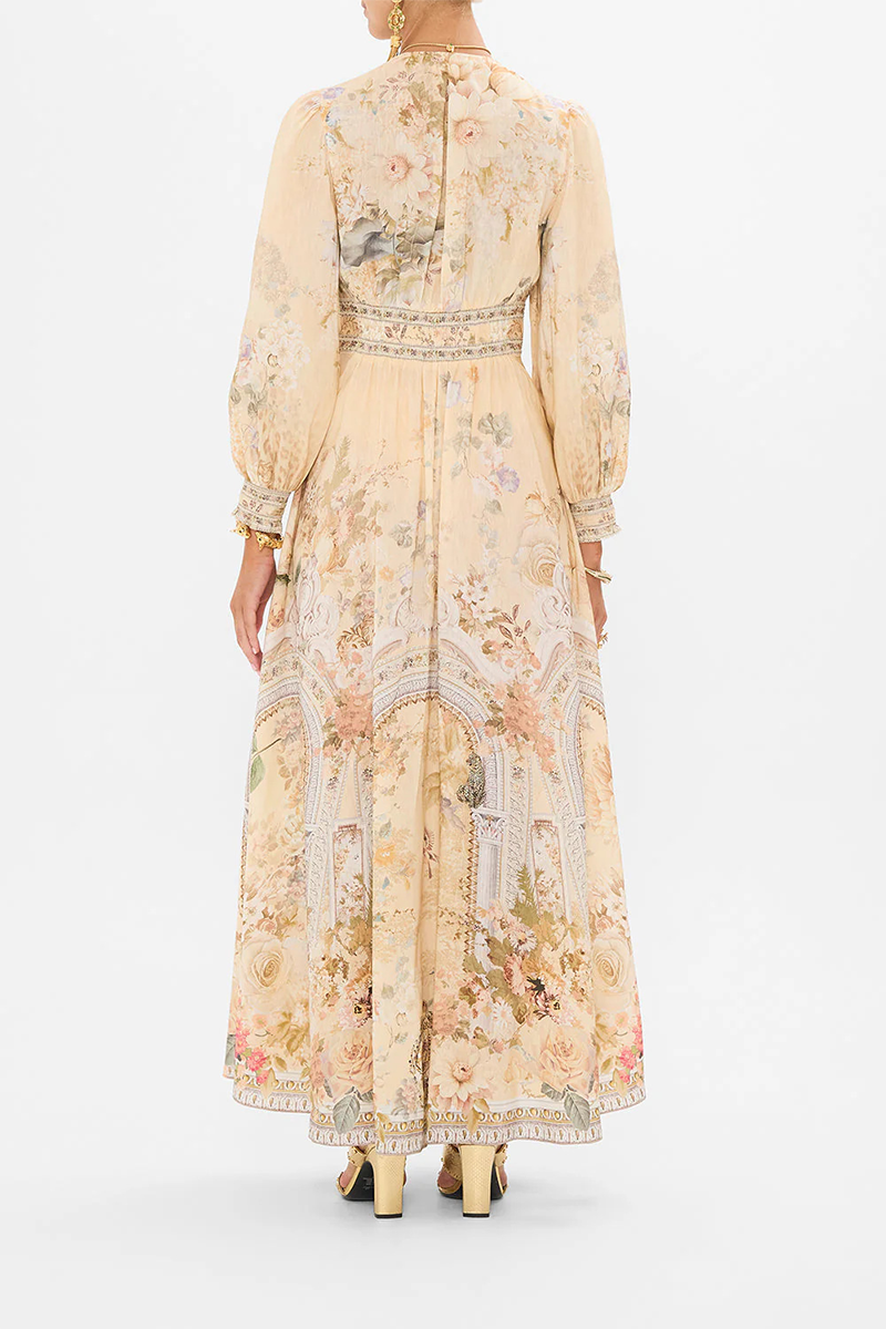 Beautifully Crafted Dress in a Classic Style