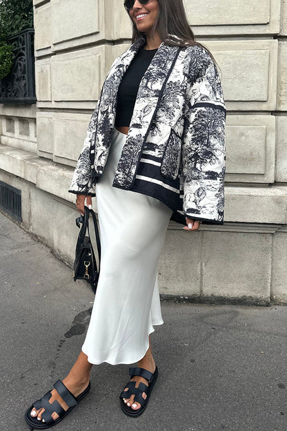 Effortlessly Elegant Jacket with a Timeless Design