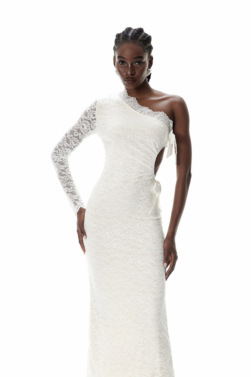 A Vintage Style Dress with Delicate Timeless Details