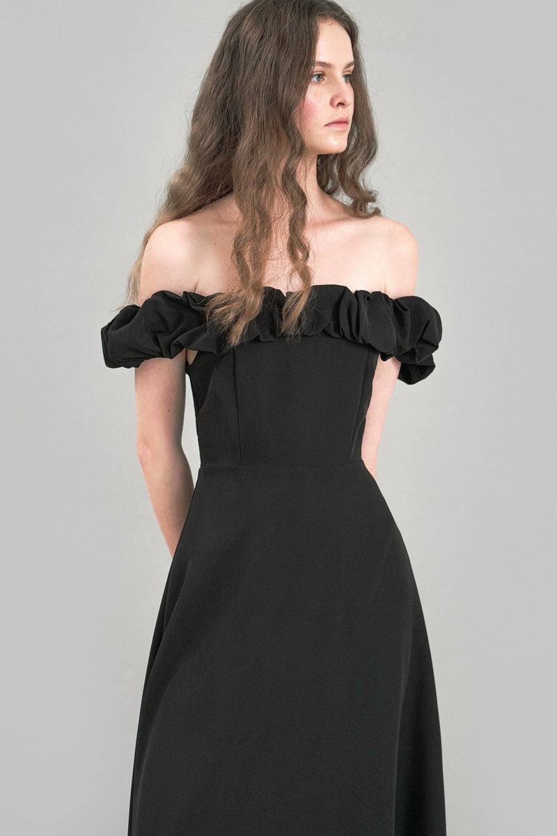 Sophisticated Dress with a Clean Classic Look