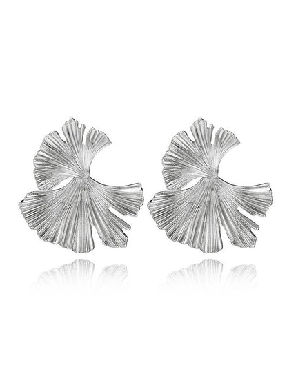 Effortlessly Elegant Garment with a Timeless Design