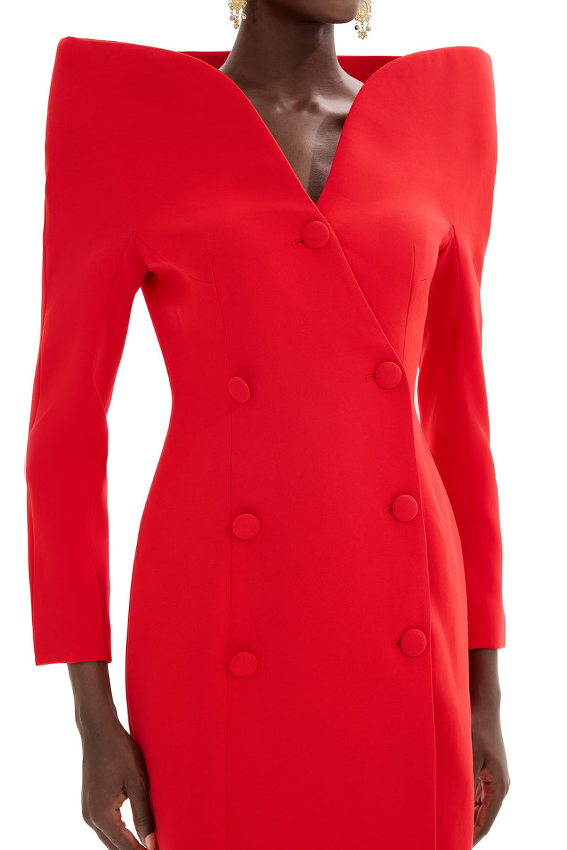 Well Tailored Coat with a Graceful Silhouette