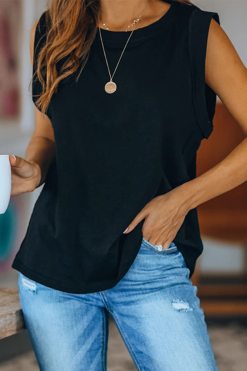 Effortlessly Elegant T-Shirt with a Timeless Design