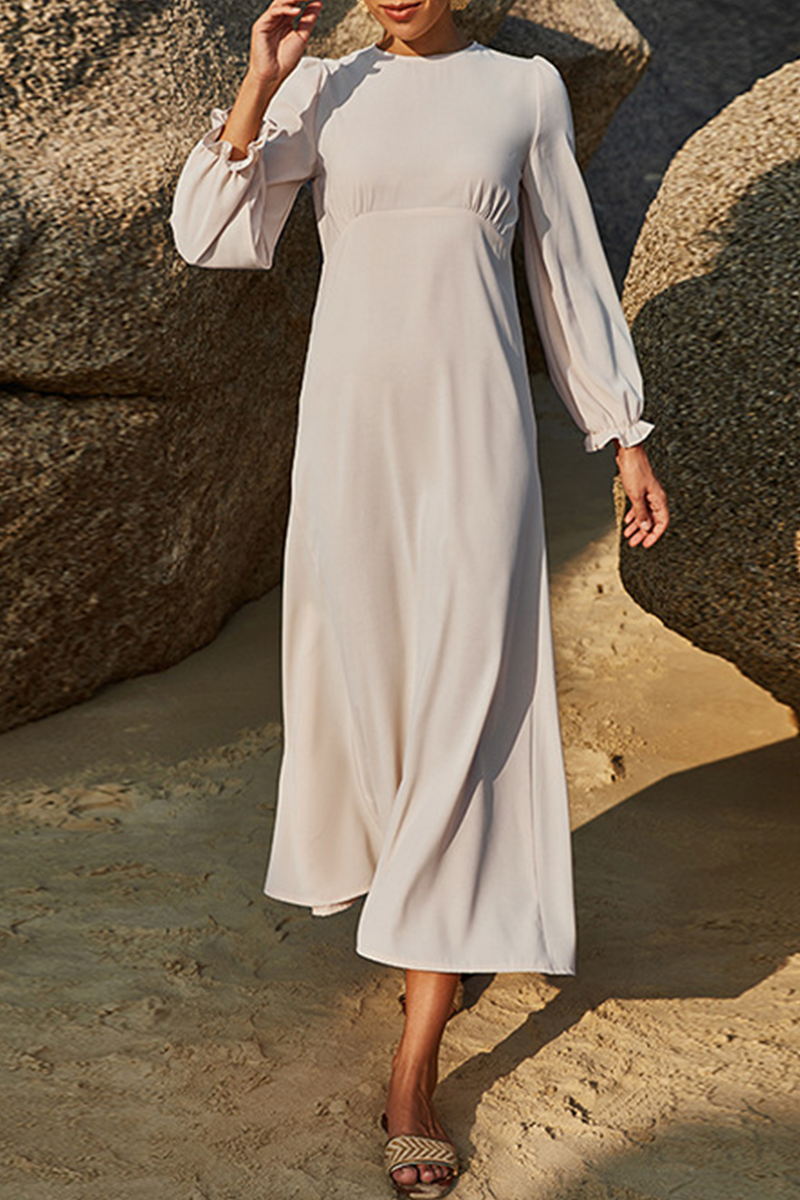 Beautifully Finished Dress in a Timeless Design