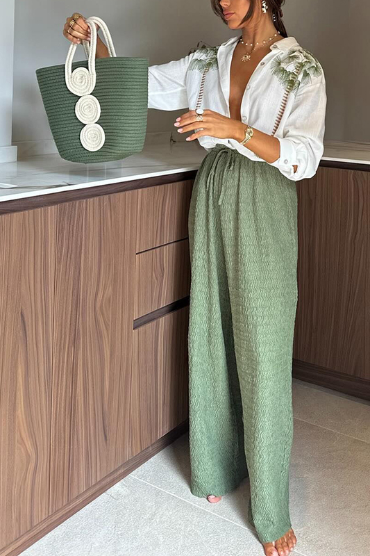 Classic Vintage Blouse with a Flattering Fit