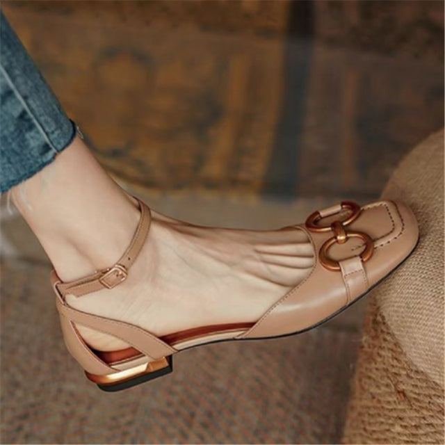 Polished Sandals with an Effortless Classic Look