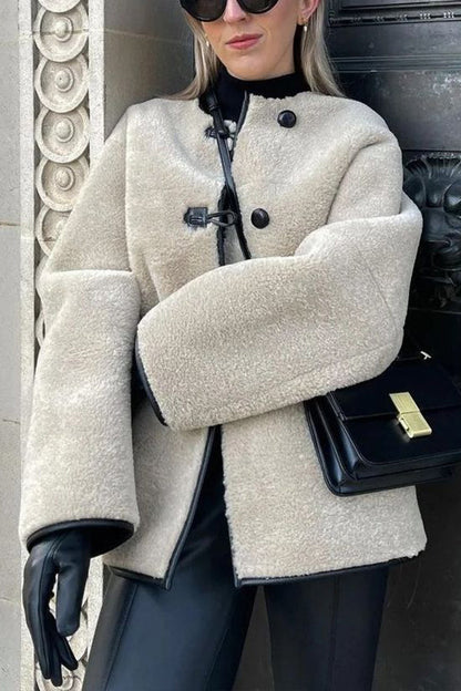 Beautifully Finished Coat in a Timeless Design