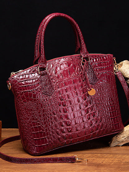 Gracefully Styled Bag for Any Occasion