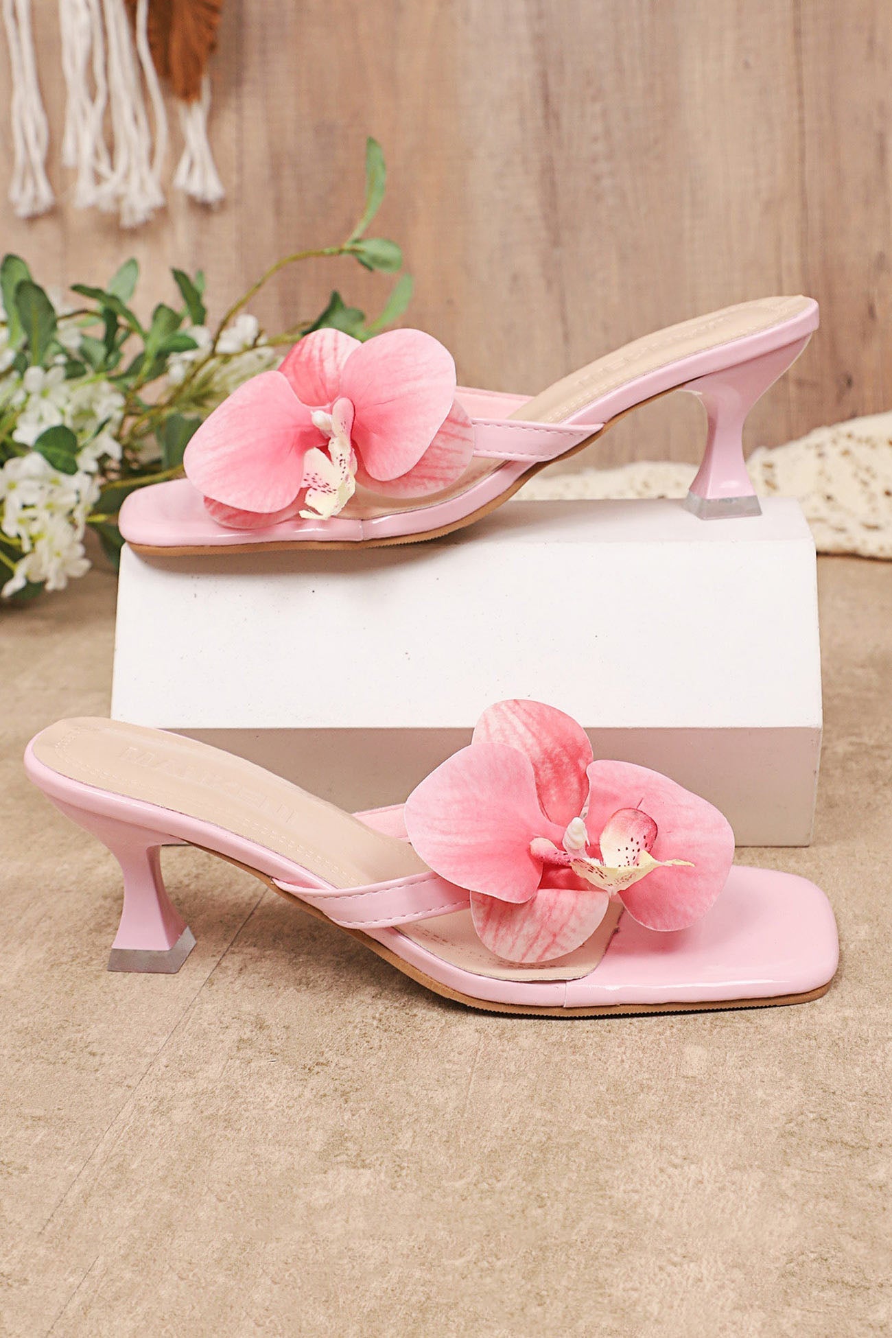 Beautifully Finished Heels in a Timeless Design