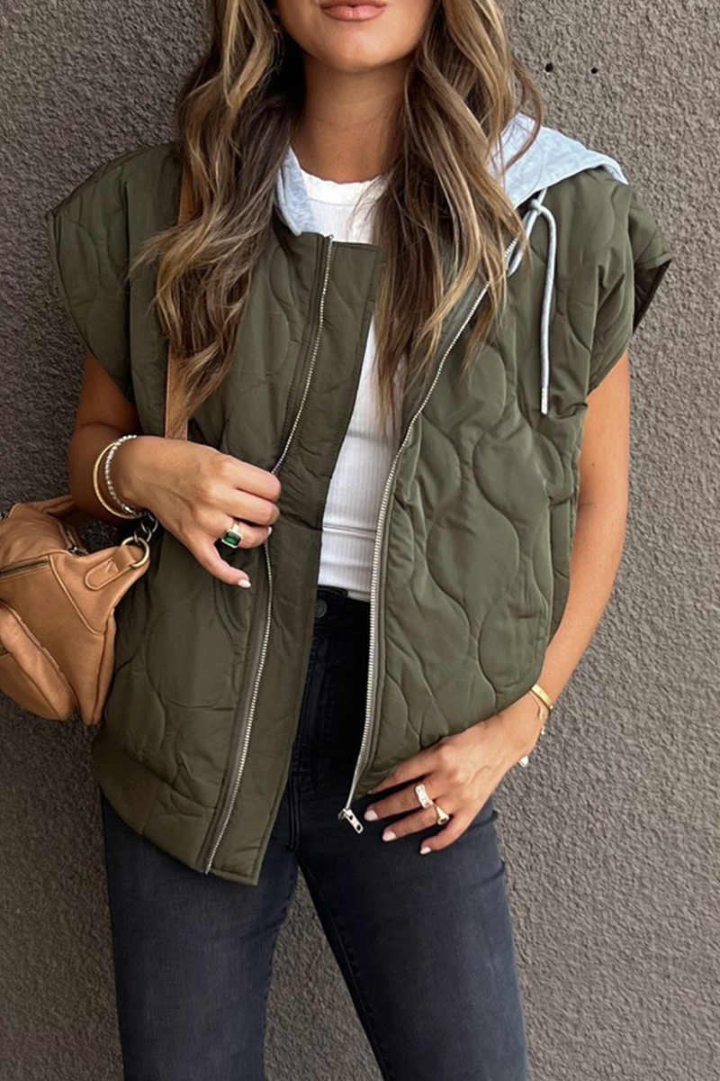 Effortlessly Elegant Coat with a Timeless Design