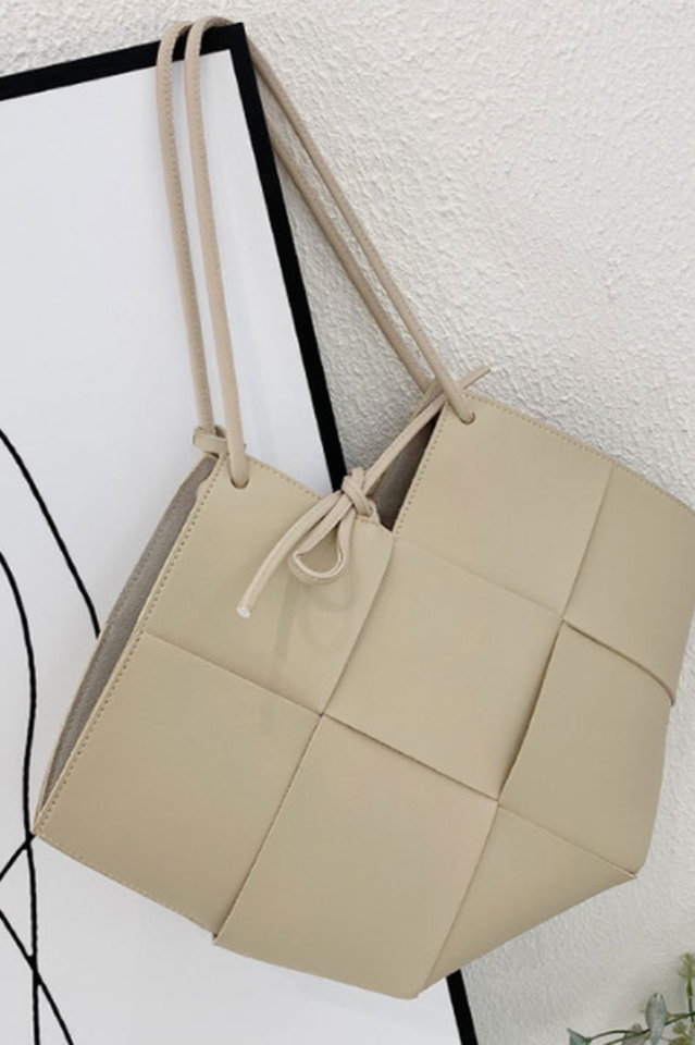 Beautifully Crafted Bag in a Classic Style