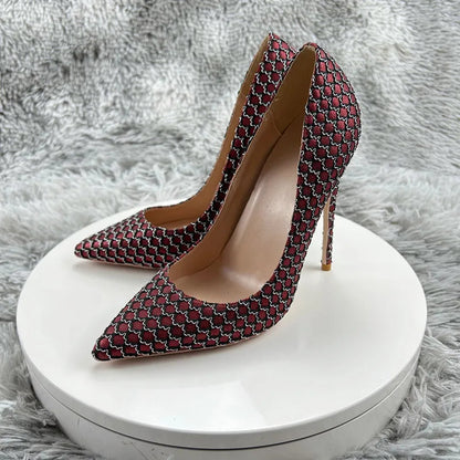 Effortlessly Elegant Shoes with a Timeless Design