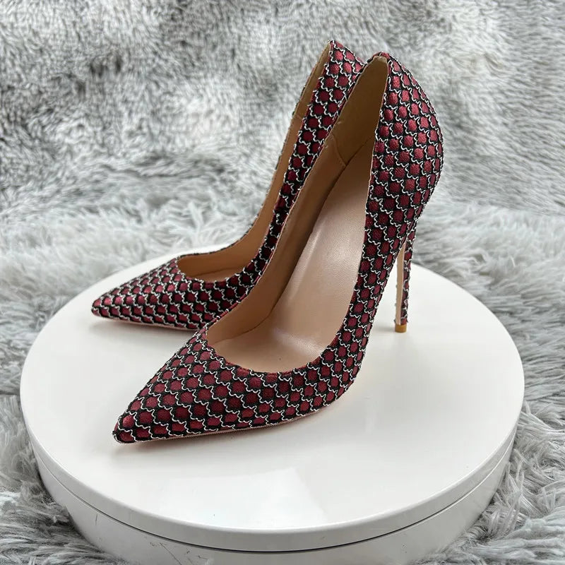 Effortlessly Elegant Shoes with a Timeless Design