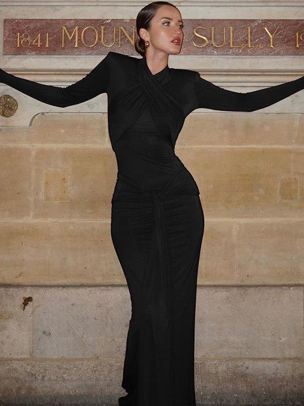Well Tailored Dress with a Graceful Silhouette