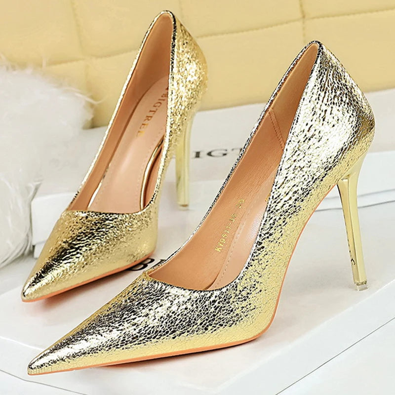 Well Tailored Heels with a Graceful Silhouette