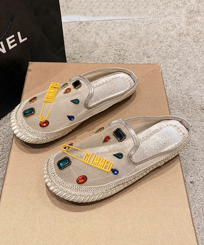 Well Tailored Sandals with a Graceful Silhouette