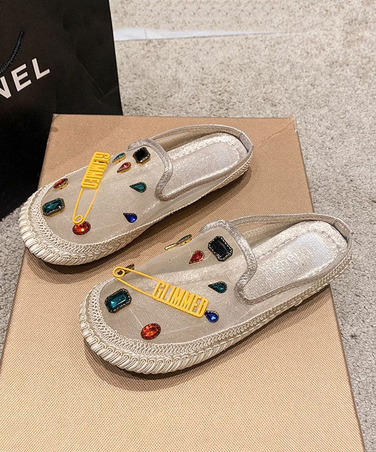 Well Tailored Sandals with a Graceful Silhouette
