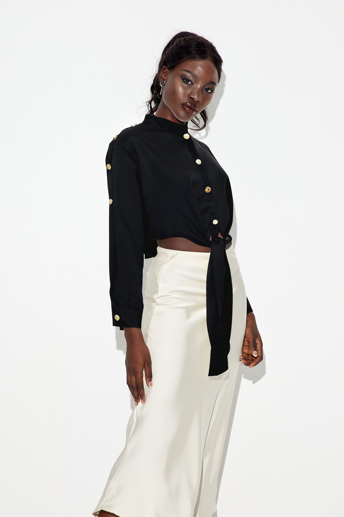 Effortlessly Elegant Shirt with a Timeless Design