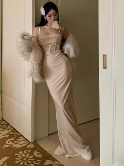 Effortlessly Elegant Dress with a Timeless Design