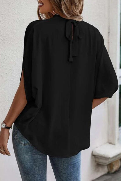 Effortlessly Elegant Blouse with a Timeless Design