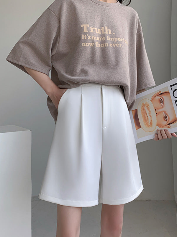 Effortlessly Elegant Trousers with a Timeless Design