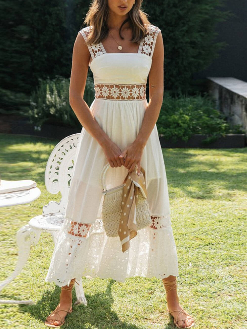 Well Tailored Dress with a Graceful Silhouette