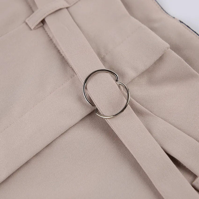 Well Tailored Pants with a Graceful Silhouette