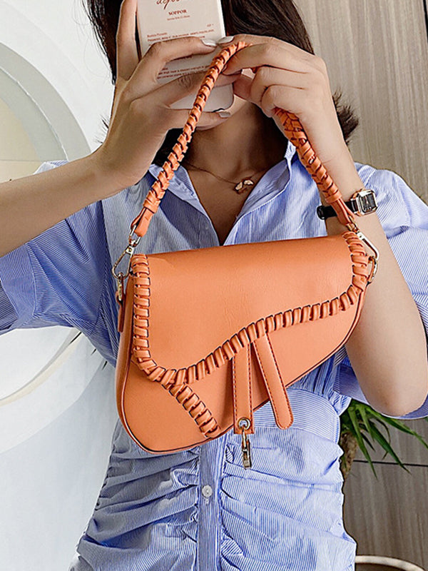 Well Tailored Bag with a Graceful Silhouette